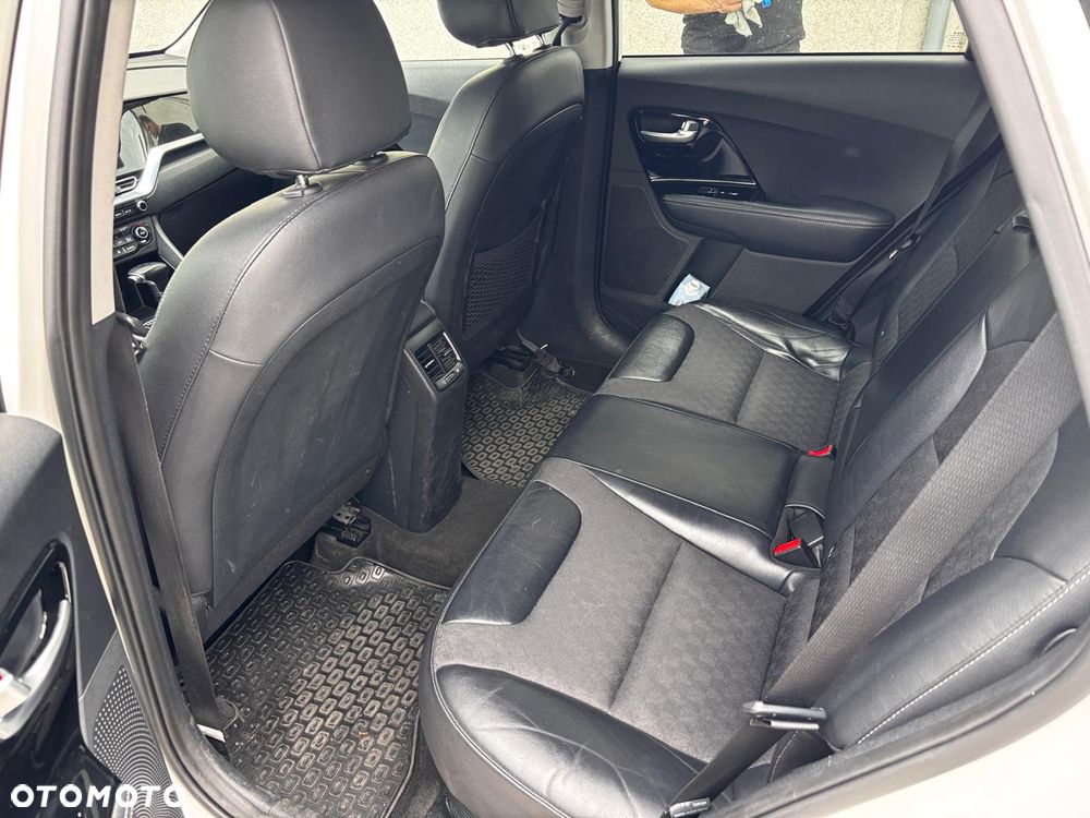 Kia Niro 1.6 GDI HEV 2WD OPF Edition 7 - 12