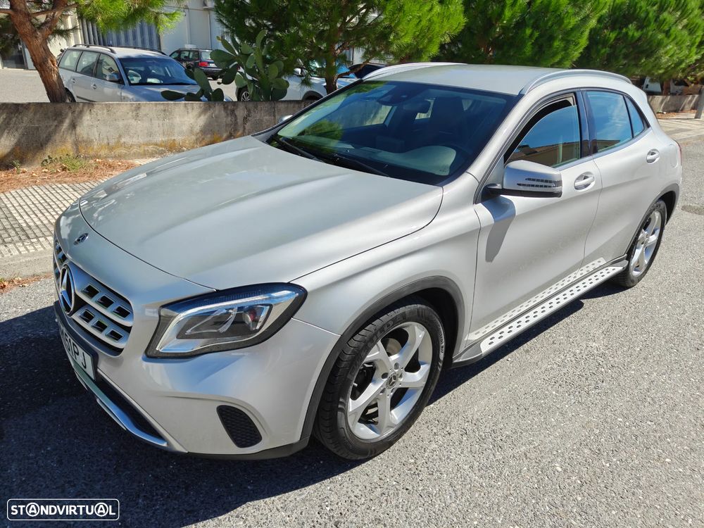 Mercedes-Benz GLA 180 - 4