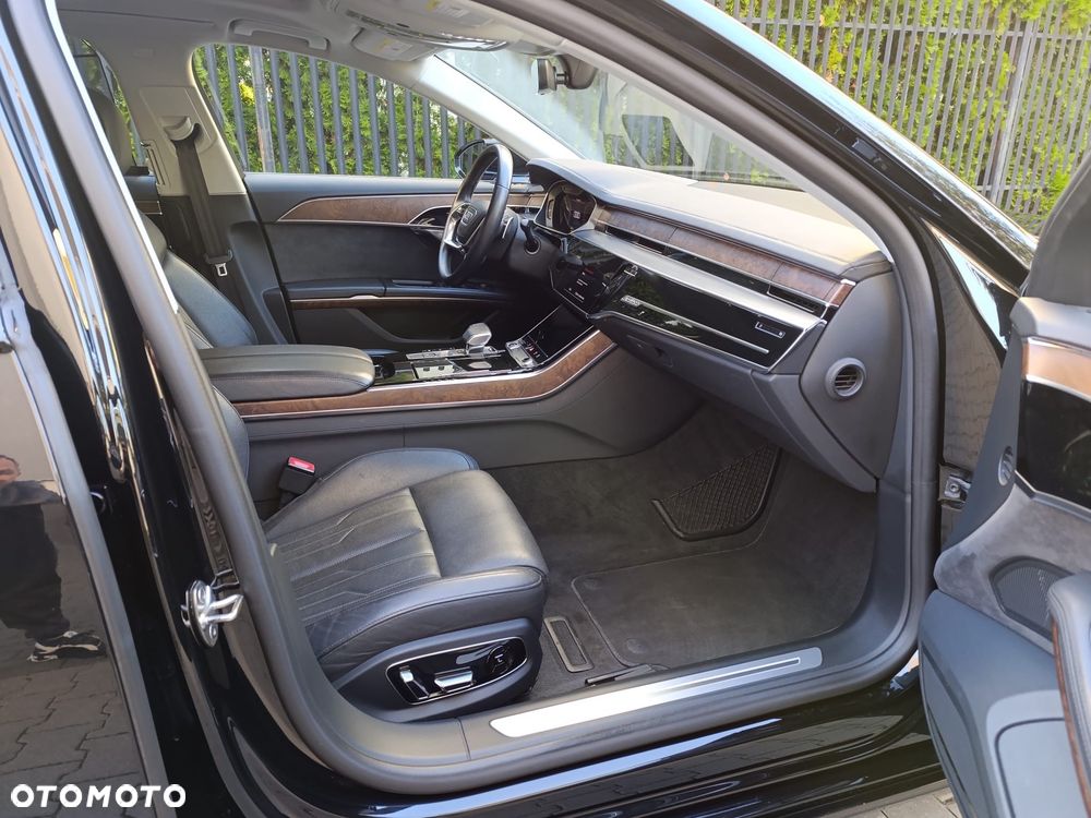Audi A8 - 8