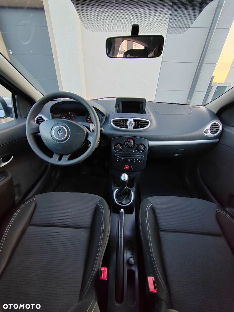 Renault Clio dCi 75 Expression - 8