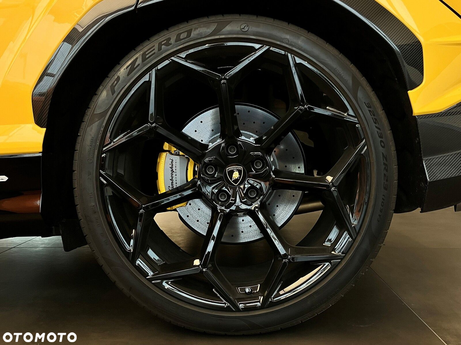 Lamborghini Urus - 35