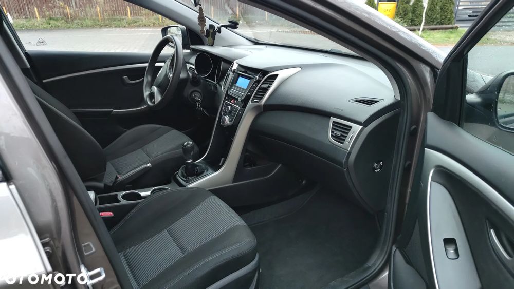 Hyundai i30 1.6 CRDi Classic + - 11