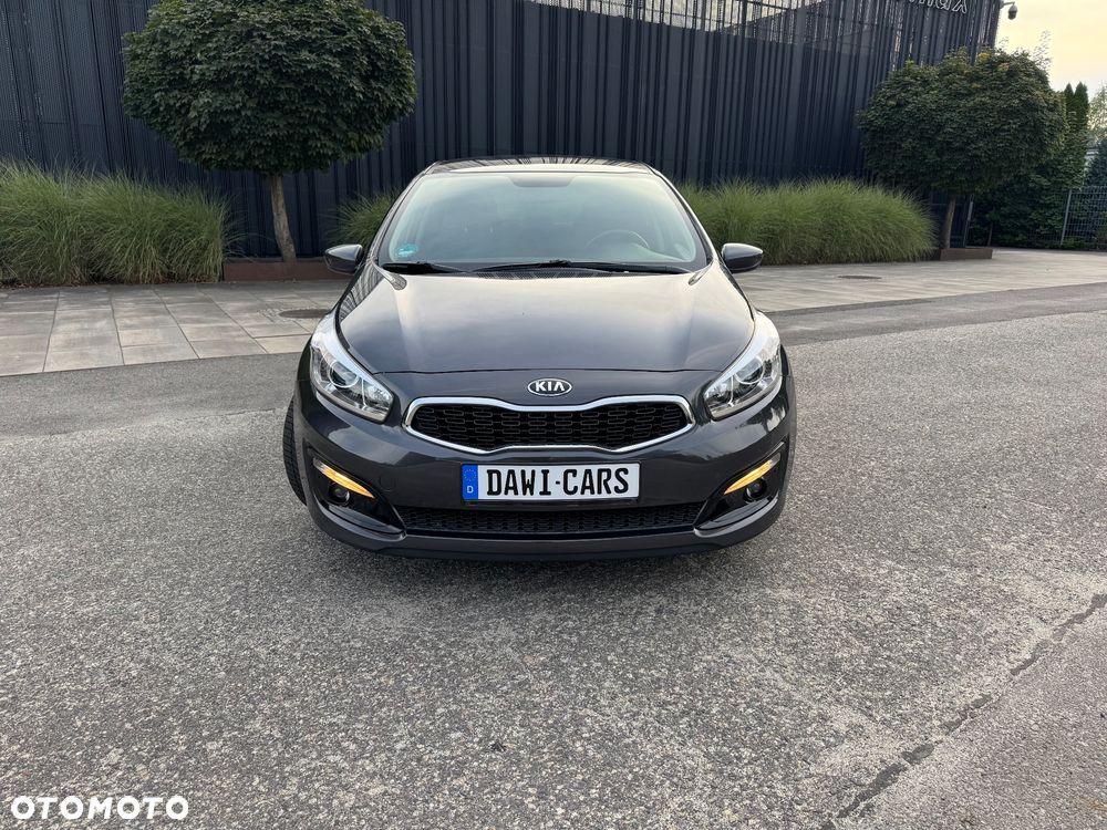 Kia Ceed 1.6 GDI ISG Platinum Edition - 6