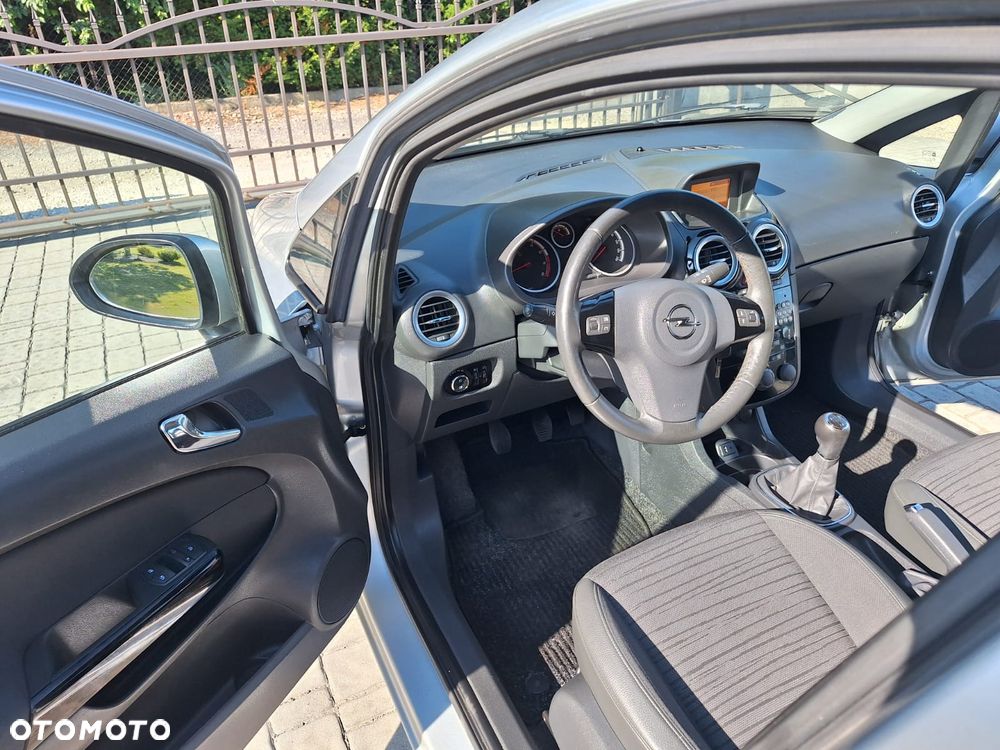Opel Corsa 1.4 16V Energy - 10