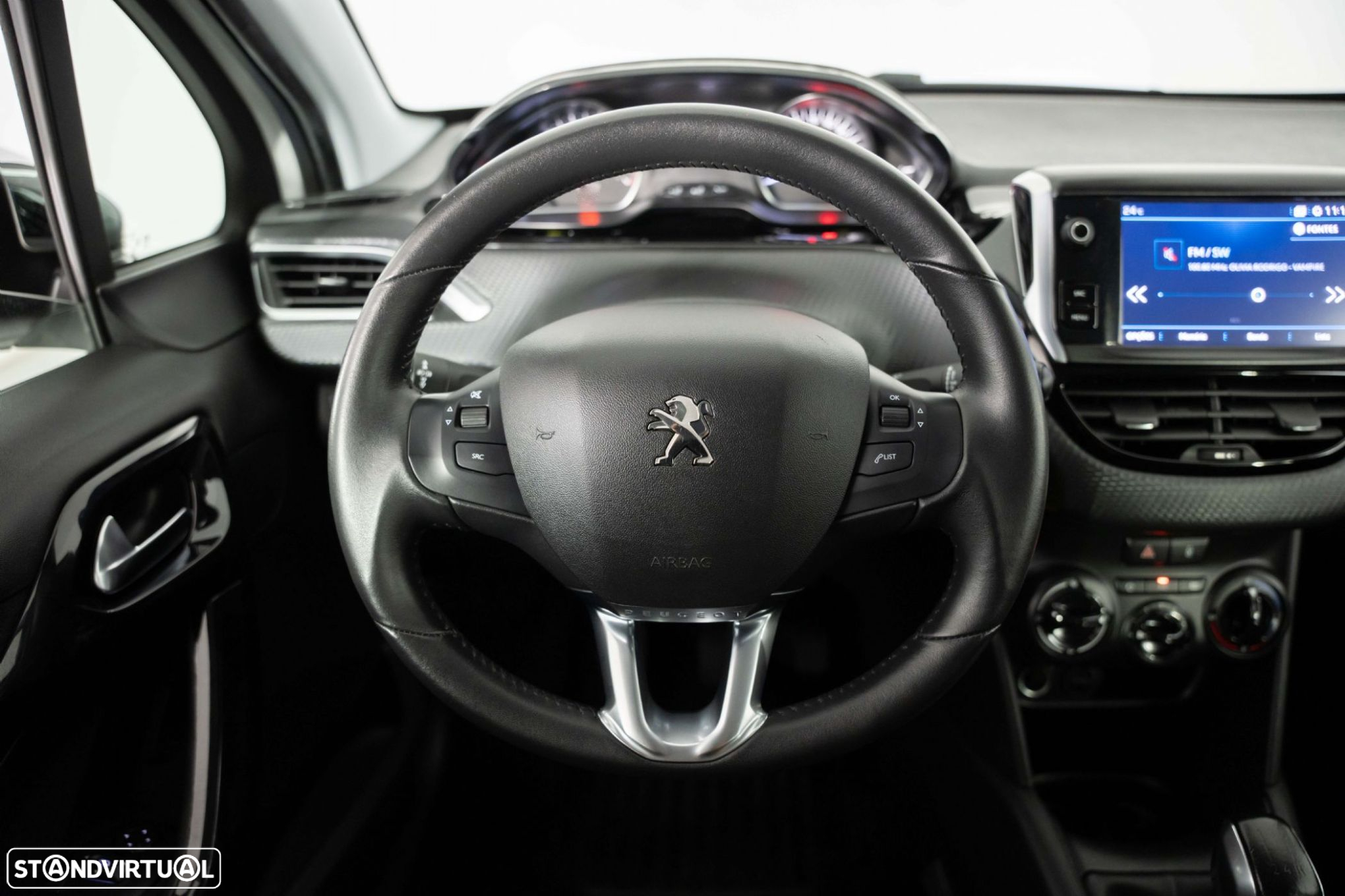 Peugeot 208 1.2 PureTech Signature - 25