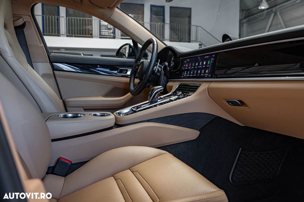 Porsche Panamera 4 E-Hybrid - 17