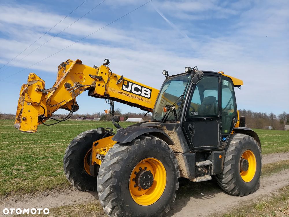 JCB 560-80 - 1