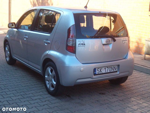 Daihatsu Sirion - 4