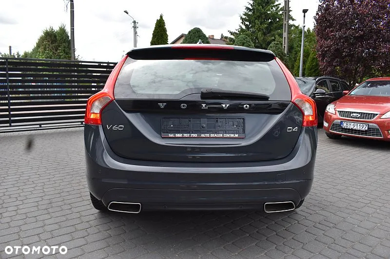 Volvo V60 D4 Momentum - 27