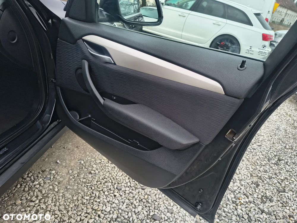 BMW X1 sDrive16d xLine - 22