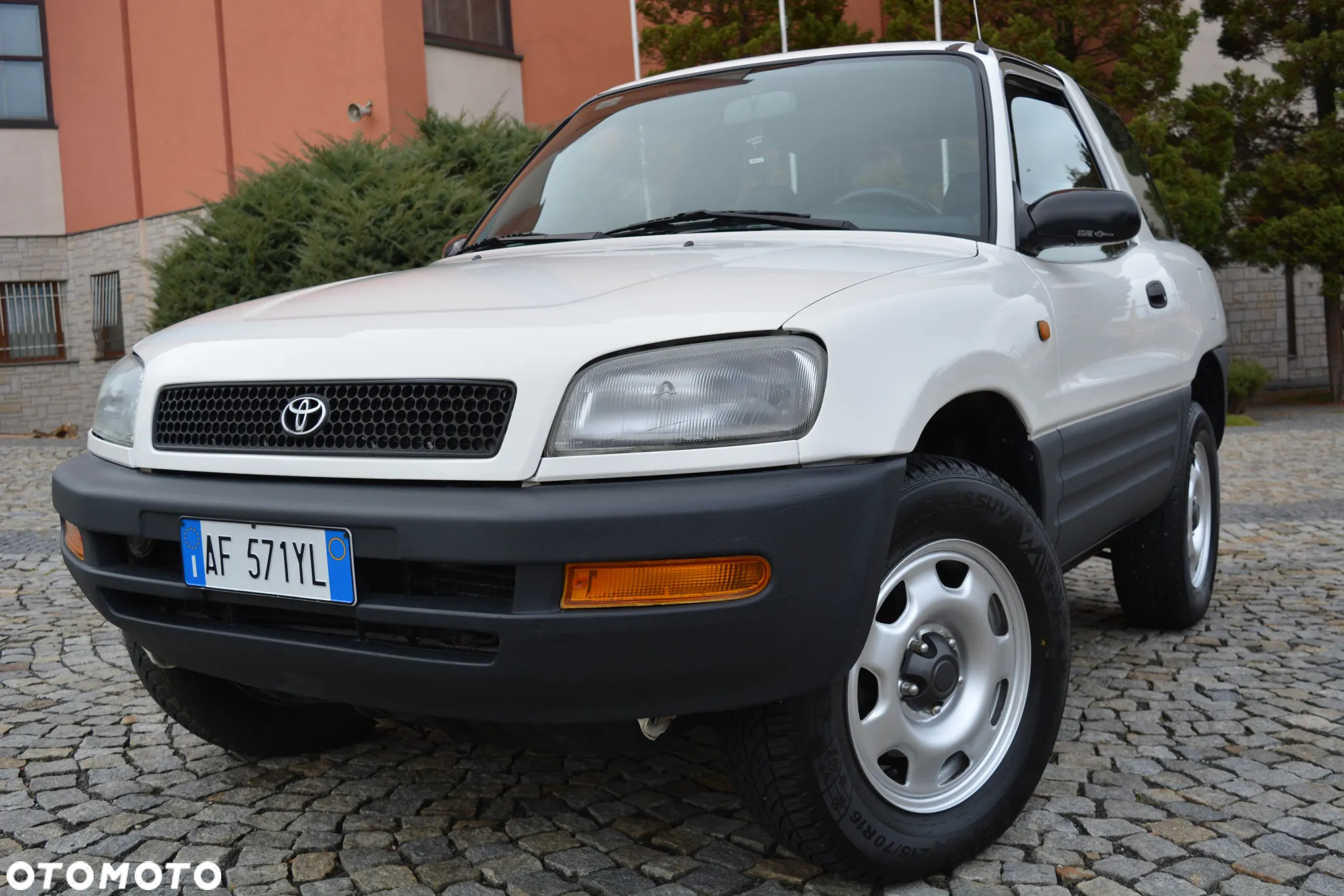 Toyota RAV4 2.0 - 6