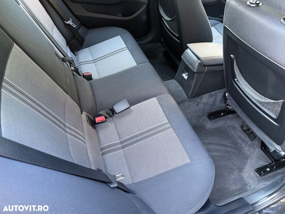 BMW X1 xDrive20d - 10