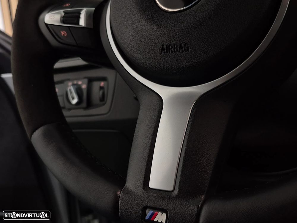 BMW 330 e iPerformance Pack M - 21