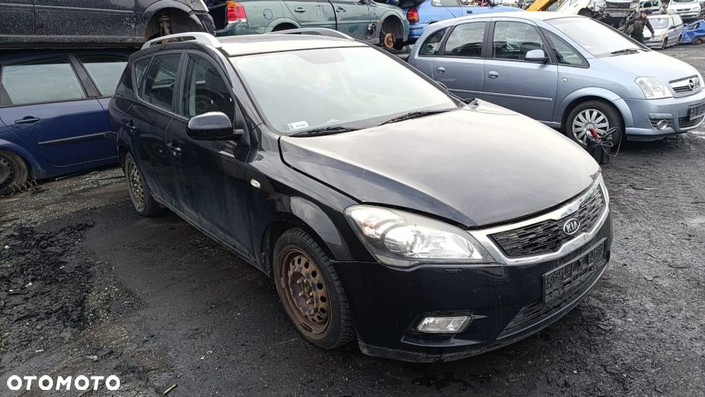 36043 Kia cee'd I lift model od 09-12 silnik 1.4 16V G4FA 109 km lakier 1K - 9