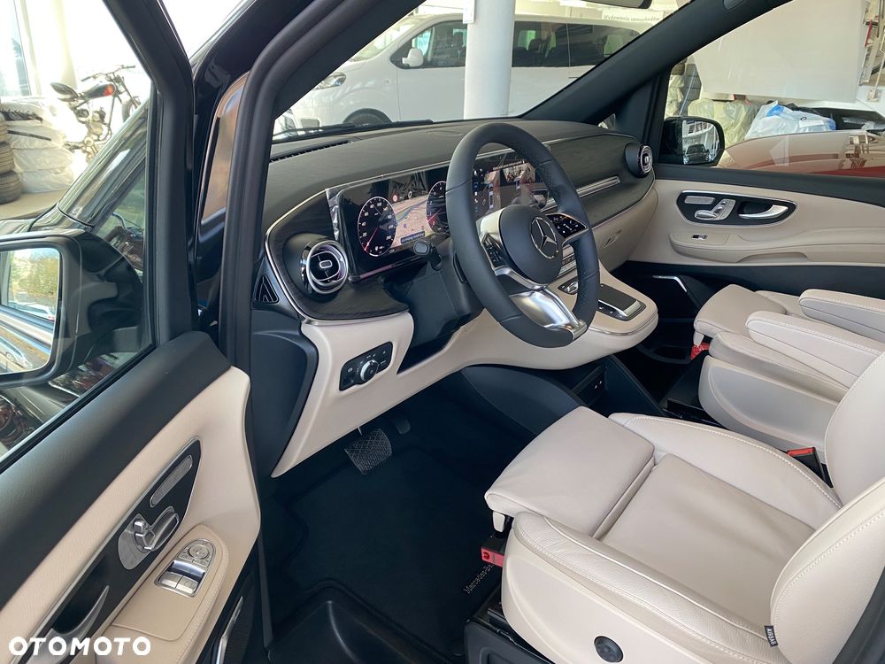 Mercedes-Benz Klasa V - 23
