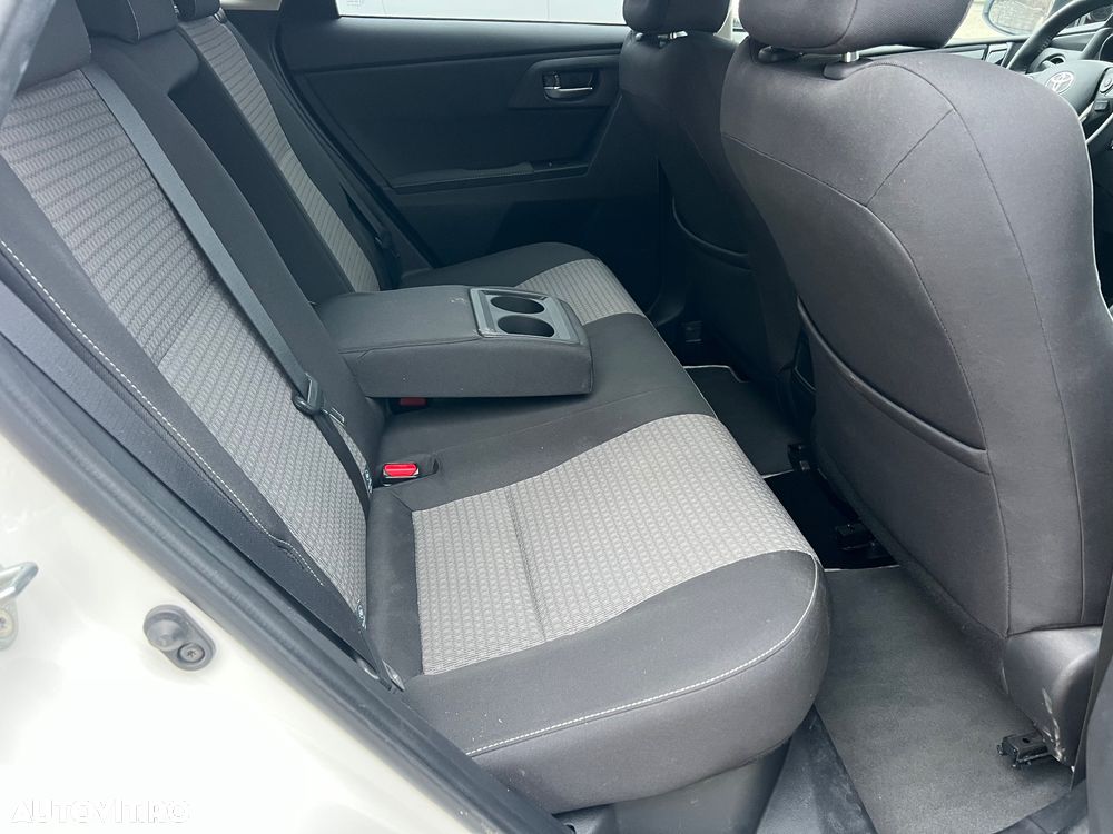 Toyota Auris 1.8 L VVT-i Sol+ - 7