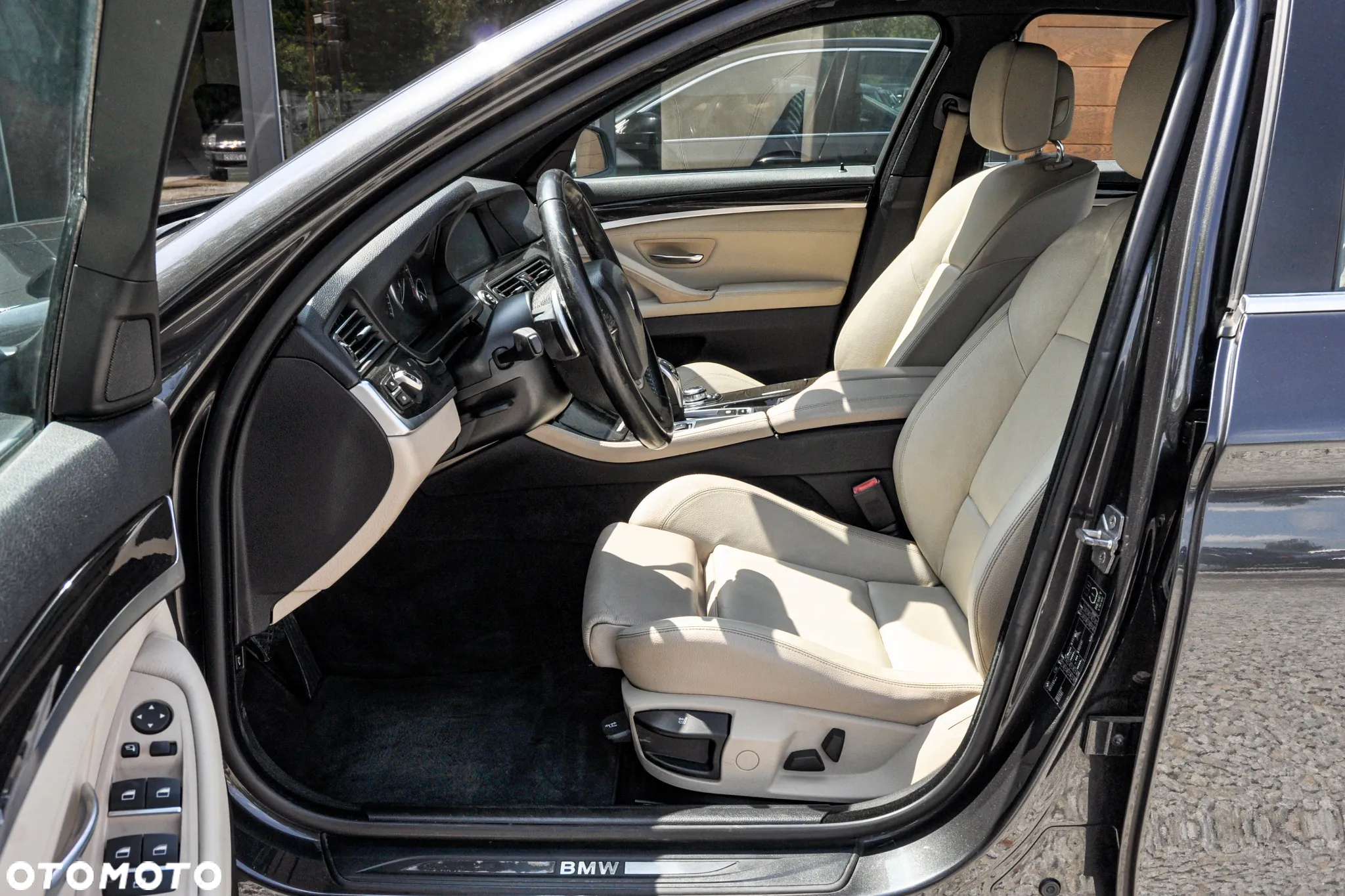BMW Seria 5 520i - 7