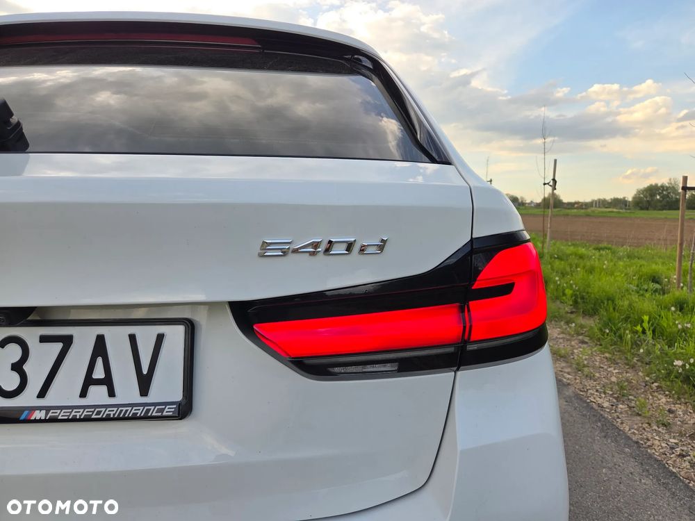 BMW Seria 5 540d xDrive mHEV M Sport sport - 15