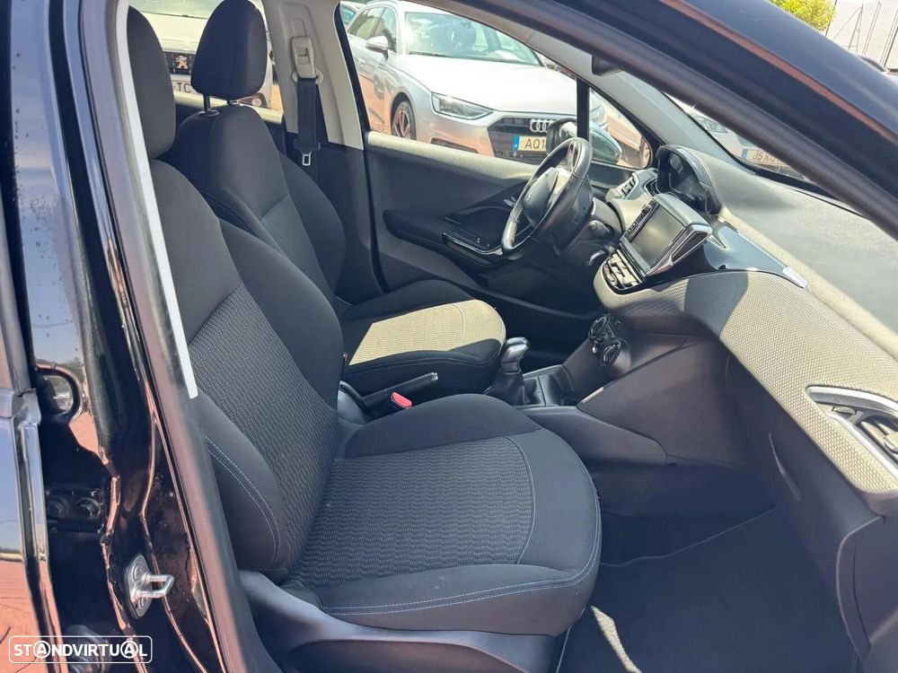 Peugeot 208 - 20
