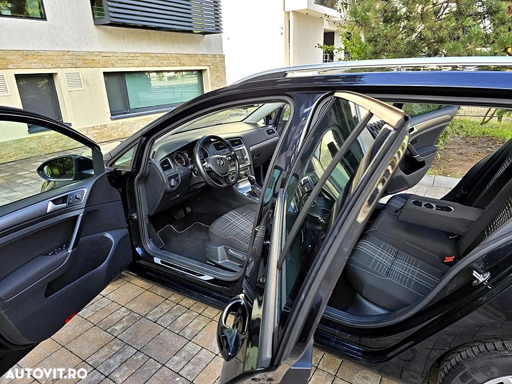 Volkswagen Golf 1.6 TDI BlueMotion Technology DSG Lounge - 29