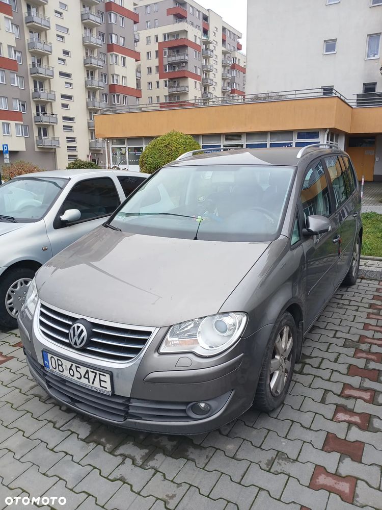 Volkswagen Touran 2.0 TDI Highline - 1
