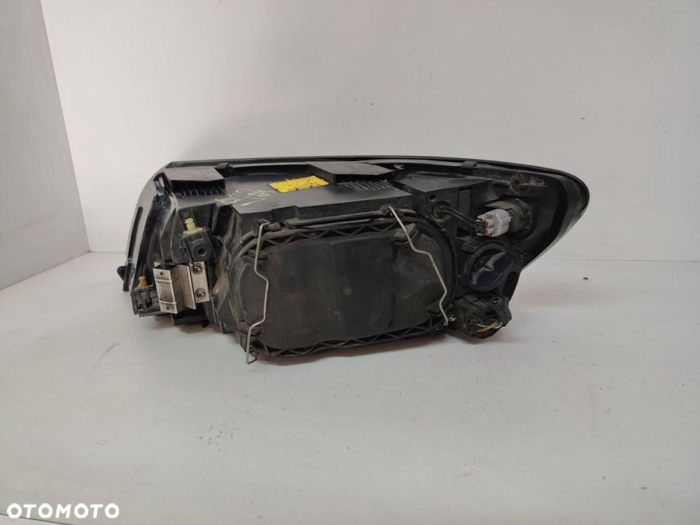 VOLVO V50 LAMPA PRZÓD PRZEDNIA PRAWA  EUROPA 30698886 - 4