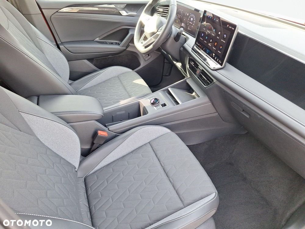 Volkswagen Tiguan - 11