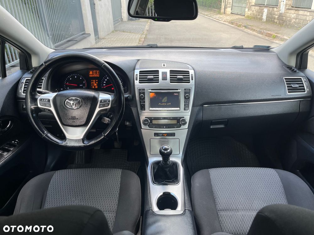 Toyota Avensis 2012 photo 5