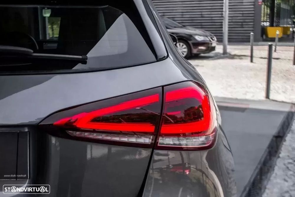 Mercedes-Benz A 250 e AMG Line - 12
