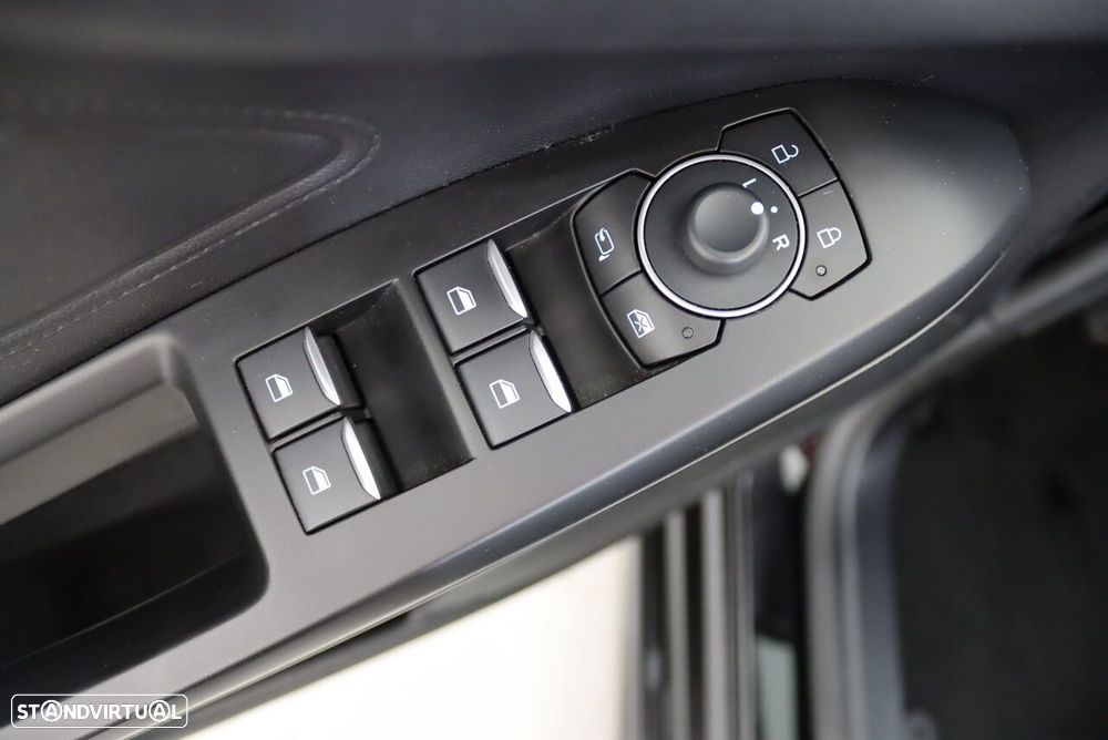 Ford Focus 1.0 EcoBoost MHEV ST-Line - 16