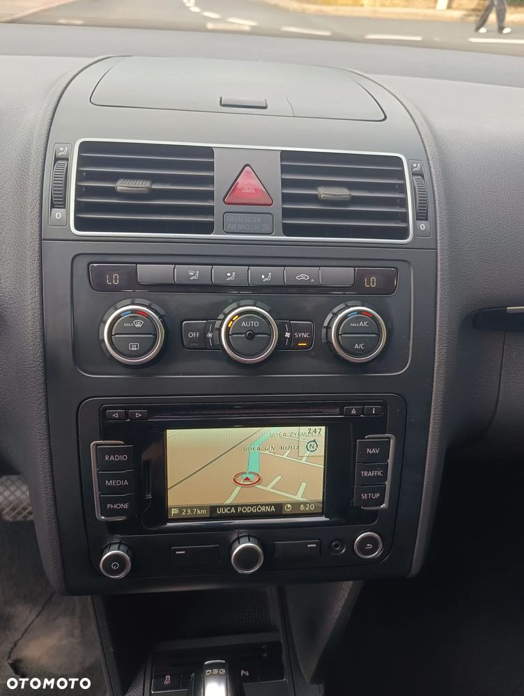 Volkswagen Touran 1.6 TDI DPF BlueMotion Technology DSG Comfortline - 8