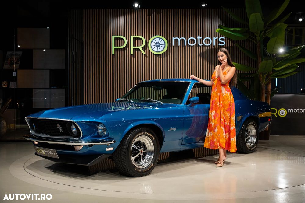 Ford Mustang - 1