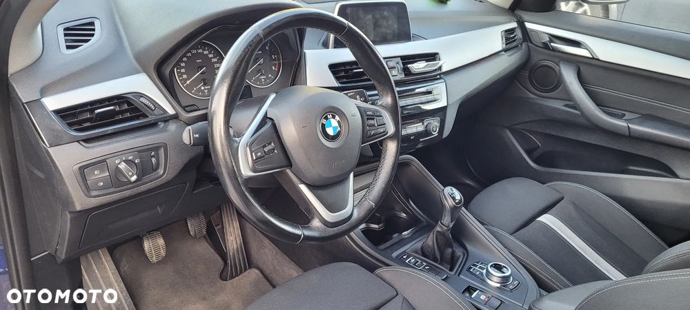BMW X1 sDrive18d xLine - 19