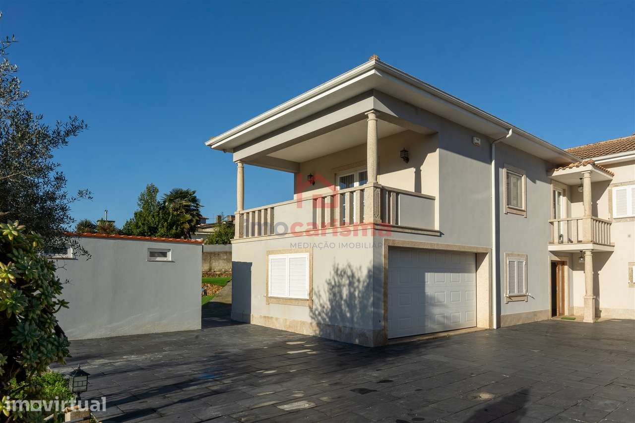 Moradia de Luxo T3 com piscina em Santa Cristina do Couto, Santo Tirso - Grande imagem: 2/44