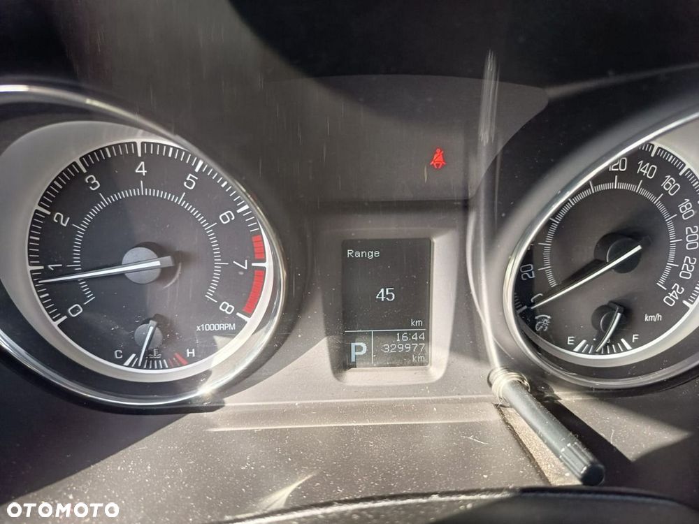 Suzuki Kizashi 2.4 Sport 4WD CVT - 15