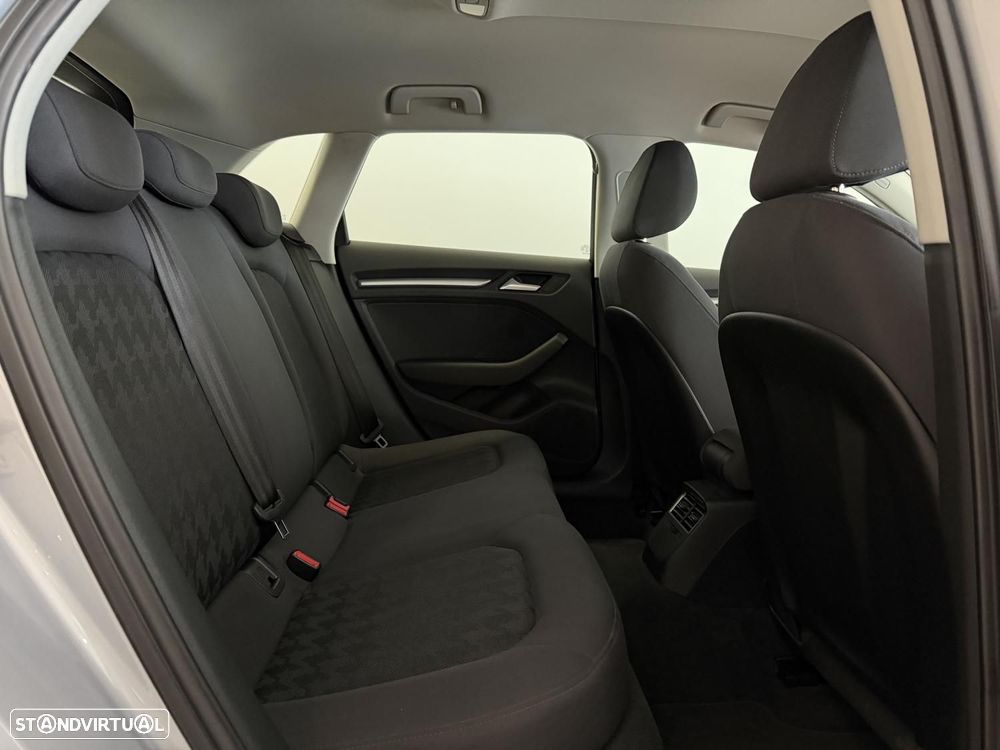 Audi A3 Sportback 1.6 TDI - 10
