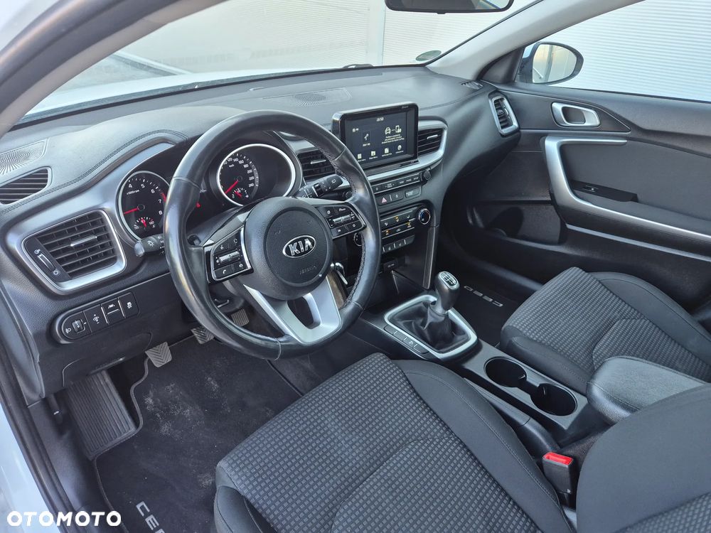 Kia Ceed 1.4 L Business Line - 14