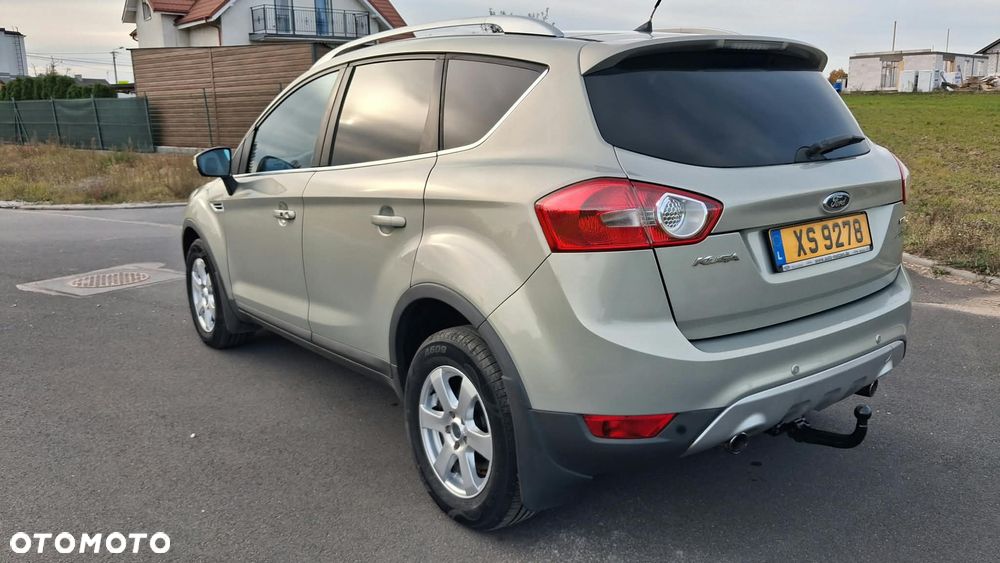 Ford Kuga - 12