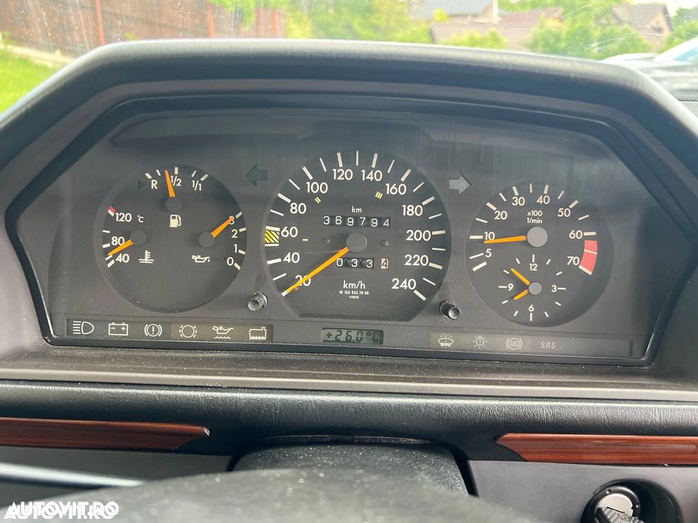 Mercedes-Benz E - 10