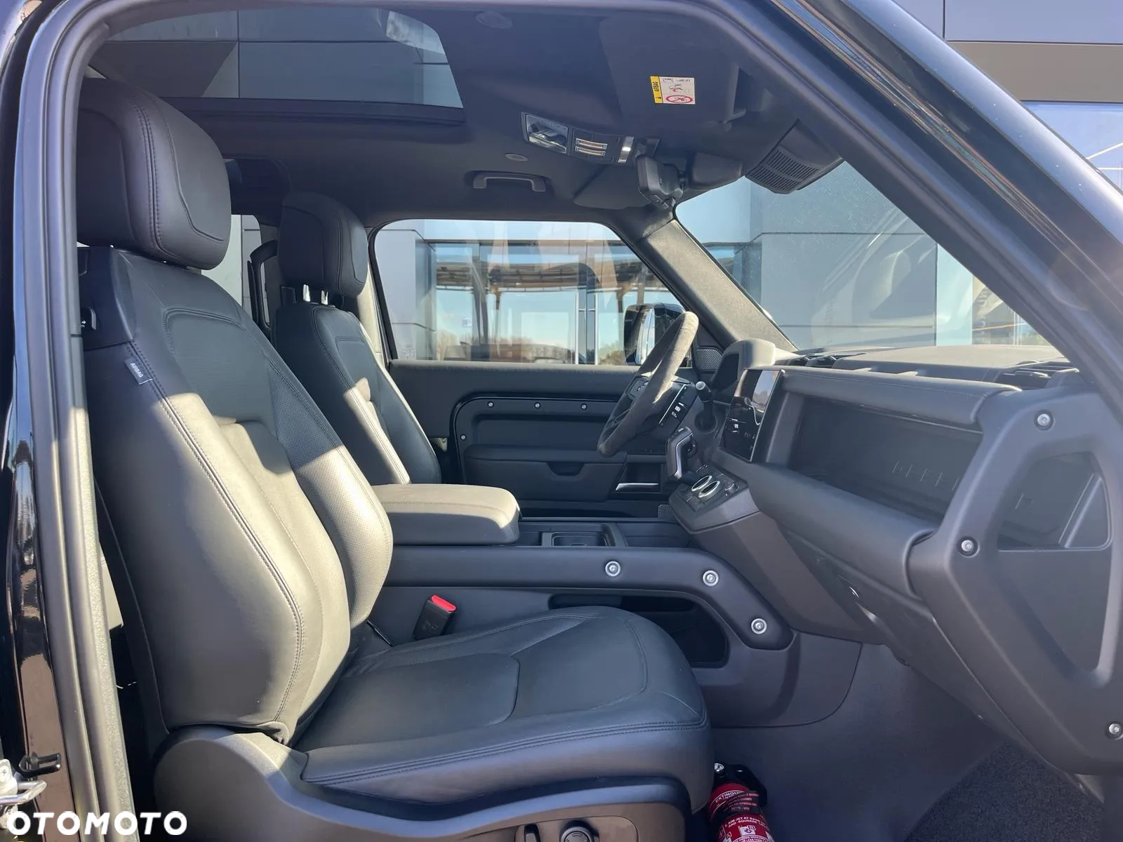 Land Rover Defender 90 5.0 P525 V8 - 2