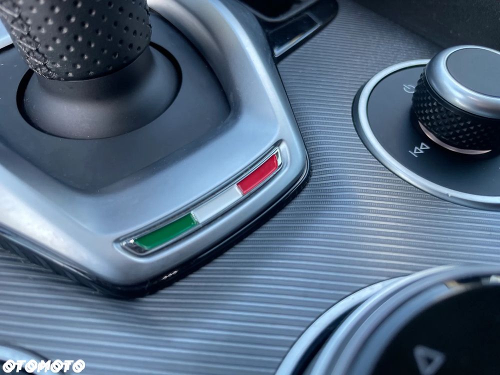 Alfa Romeo Giulia 2.0 Turbo Super - 34