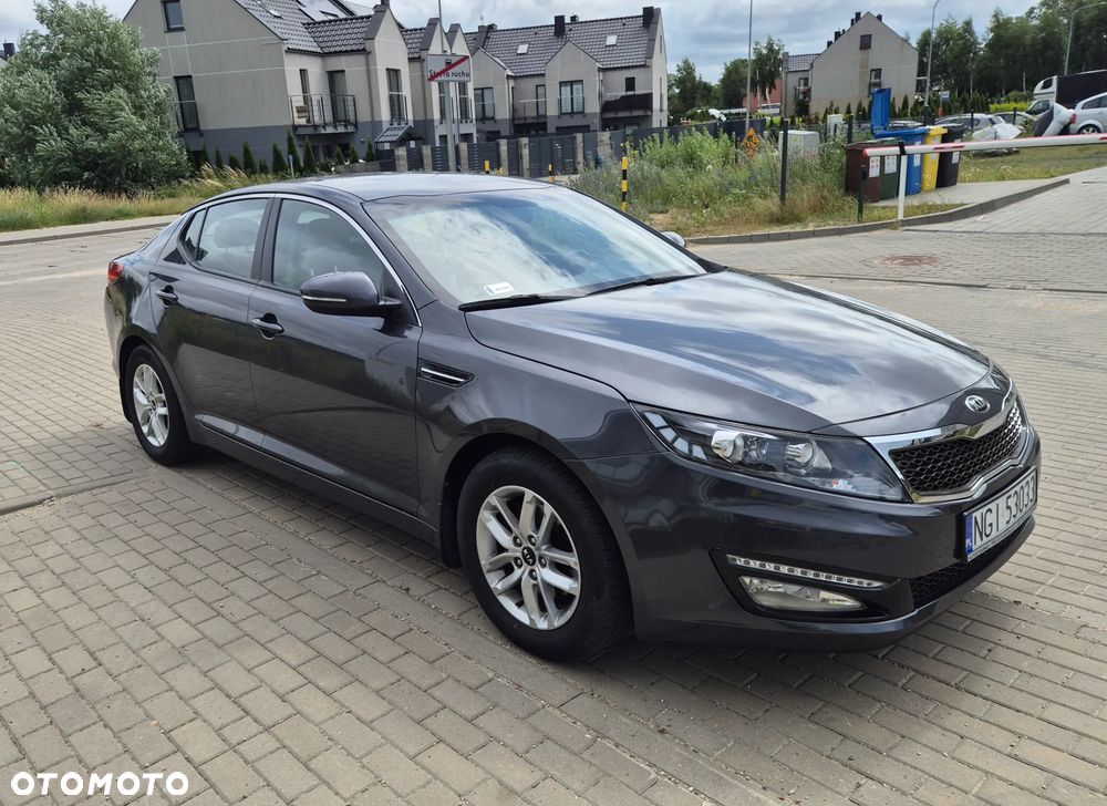 Kia Optima 2.0 L - 3