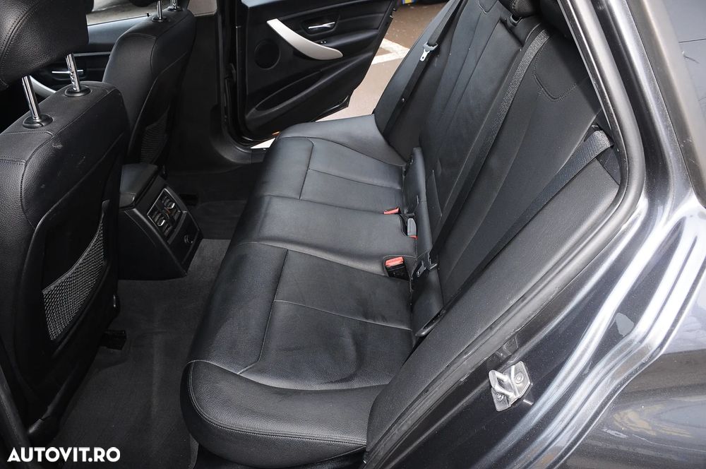 BMW Seria 3 320d Aut. Luxury Line - 27