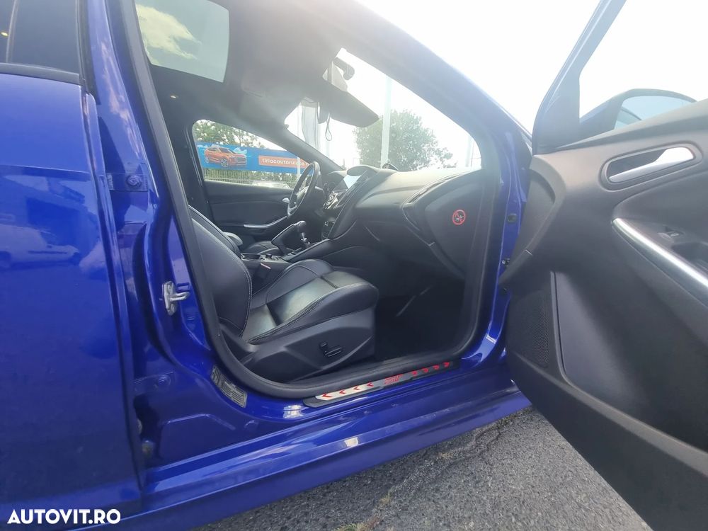 Ford Focus - 13
