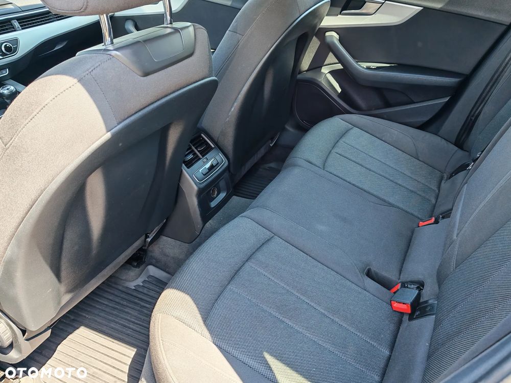Audi A4 Avant 2.0 TDI - 23