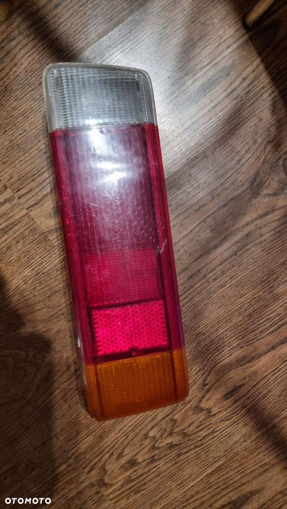 LAMPA PRAWY TYŁ BEZ PĘKNIĘĆ BMW 3 E21 - 5