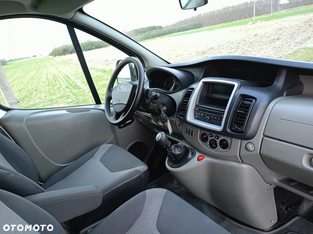 Renault Trafic Passenger Expression - 2
