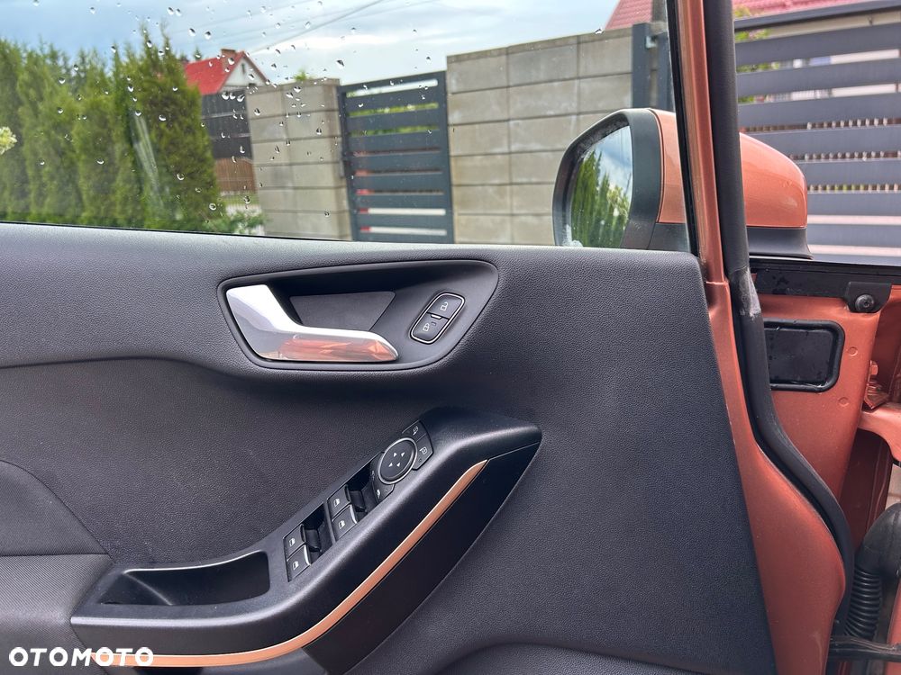 Ford Fiesta 1.0 EcoBoost STart-Stop Titanium - 32
