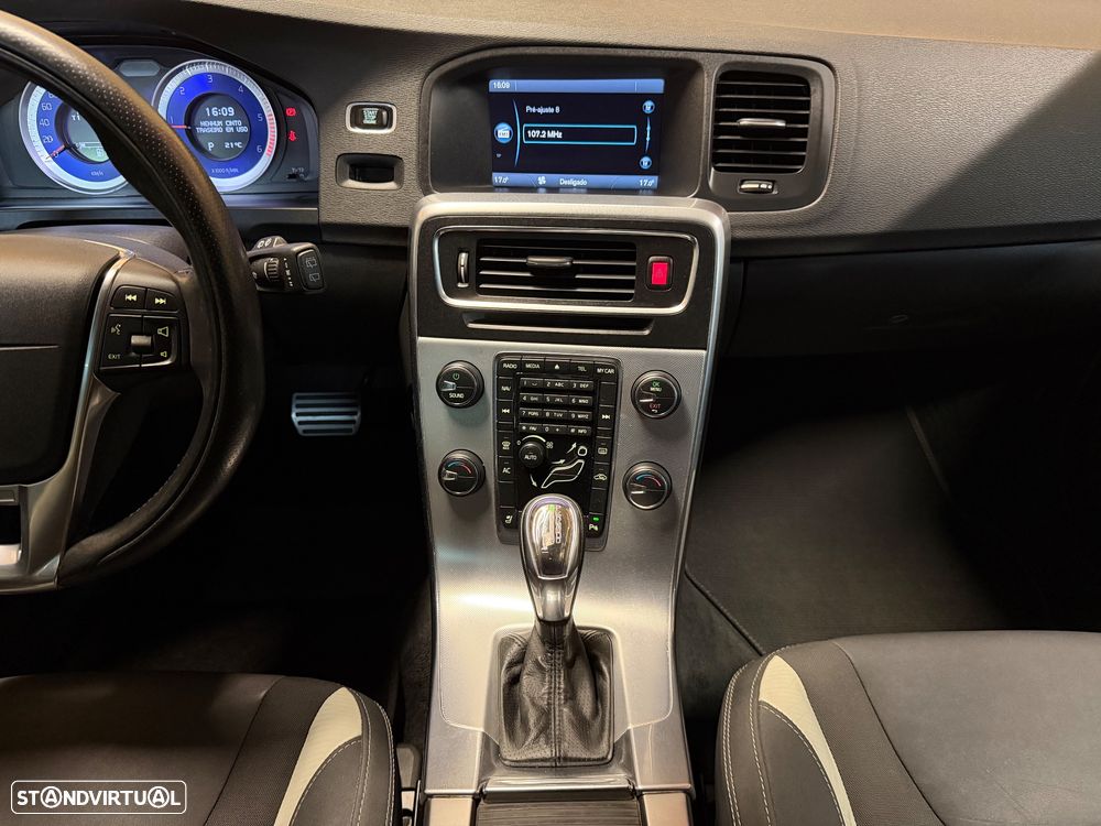Volvo V60 1.6 D2 Drive R-Design Powershift Start/Stop - 20