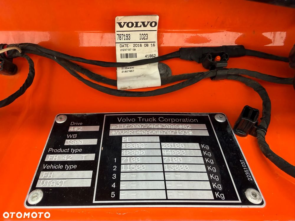 Volvo FH 500 / HYDRAULIKA DWUOBWODOWA / 848 070 KM PRZEBIEGU / GLOBETROTTER / EURO 6 / LODÓWKA / DŁUGA RAMA / DOSTĘPNE 3 SZTUKI !! - 13